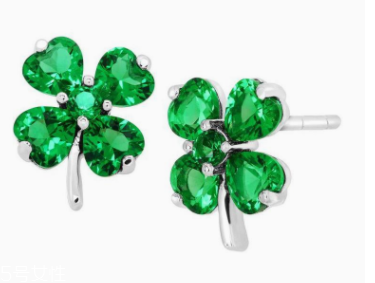 什么材質的耳釘不過敏？純銀耳釘解決耳朵腫痛