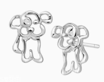 什么材質的耳釘不過敏？純銀耳釘解決耳朵腫痛