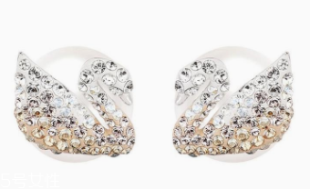 什么材質的耳釘不過敏？純銀耳釘解決耳朵腫痛