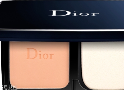 dior迪奧和香奈兒粉餅?zāi)膫€好？