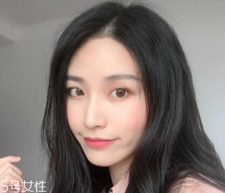 春天適合什么顏色口紅？首選活力西柚色