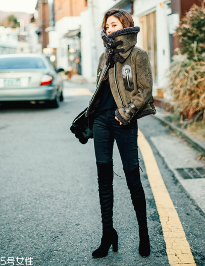 羊羔絨外套配什么鞋子？三款搭配出街不用愁