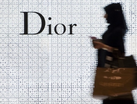 dior迪奧和ysl圣羅蘭氣墊哪個好？