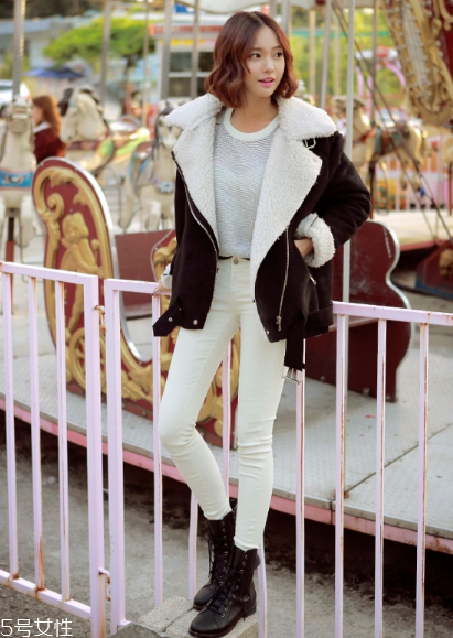 羊羔絨外套配什么褲子？讓你開春美個夠