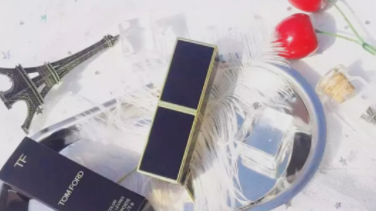 TF口紅10號(hào)是什么顏色？飽滿玫紅色