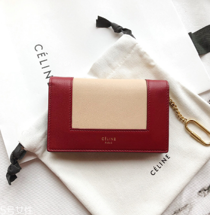 celine和lv哪個(gè)好？國(guó)際頂尖品牌的爭(zhēng)奇斗艷