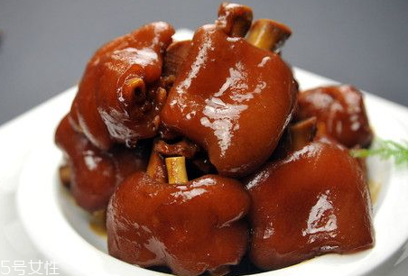 紅燒豬蹄用前蹄還是后蹄 兩者區(qū)別 紅燒豬蹄用前蹄還是后蹄 兩者區(qū)別