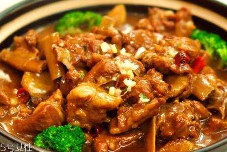 紅燒羊肉可以放啤酒嗎 去腥提鮮 紅燒羊肉可以放啤酒嗎 去腥提鮮