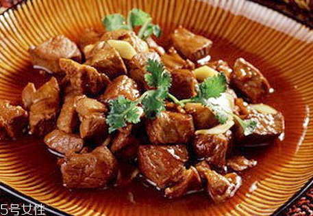 紅燒羊肉用什么部位最好 各個(gè)部位羊肉的吃法 紅燒羊肉用什么部位最好 各個(gè)部位羊肉的吃法