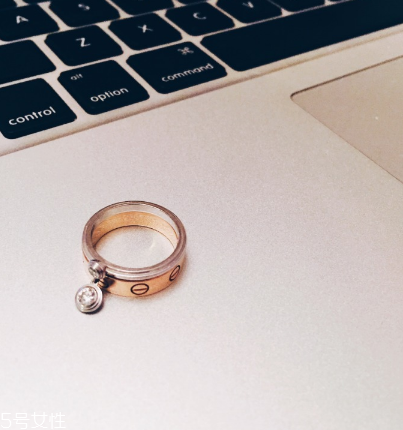 卡地亞戒指可以碰水嗎？正常碰水沒有關(guān)系