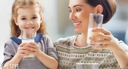 藍(lán)胖子奶粉適合什么人？成人可以喝嗎？