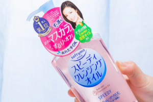 高絲卸妝油敏感肌能用嗎？不建議使用