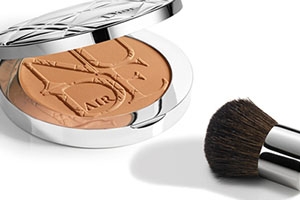 dior迪奧和阿瑪尼粉餅哪個好？