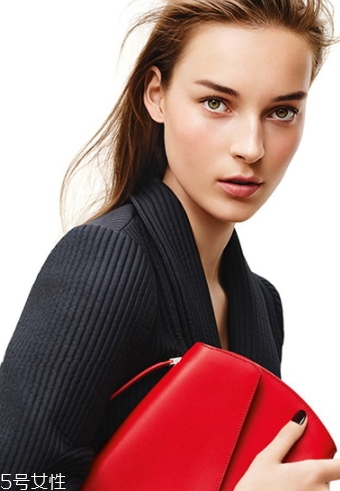 dior迪奧和阿瑪尼哪個(gè)更大牌？