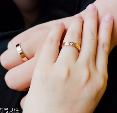 卡地亞戒指會掉色嗎？一定要注意保養(yǎng)和清潔