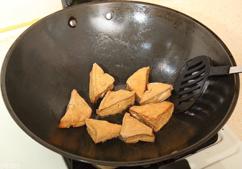 油豆腐要洗嗎 油豆腐去油方法 油豆腐要洗嗎 油豆腐去油方法