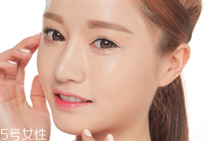 使用遮瑕膏有哪些誤區(qū) 遮瑕膏選購小技巧 使用遮瑕膏有哪些誤區(qū) 遮瑕膏選購小技巧