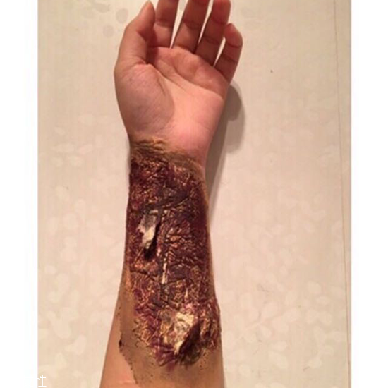 怎么在手上畫(huà)流血傷口 受傷妝具體步驟 怎么在手上畫(huà)流血傷口 受傷妝具體步驟