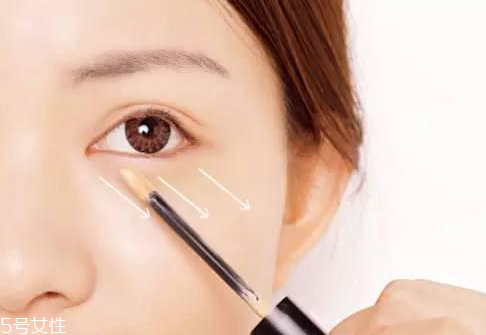 使用遮瑕膏有哪些誤區(qū) 遮瑕膏選購小技巧 使用遮瑕膏有哪些誤區(qū) 遮瑕膏選購小技巧