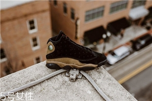 運動鞋鞋邊破了怎么辦？巧妙修補不浪費