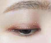 酒紅眼影哪個(gè)牌子好？盤點(diǎn)紅透天的酒紅眼影