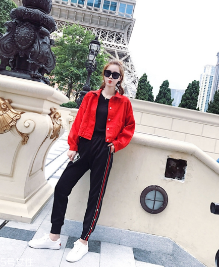 牛仔上衣配什么褲子好看？這個春天酷到爆