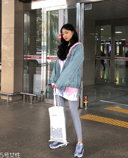 牛仔上衣配什么鞋子？輕松凹出街拍潮范