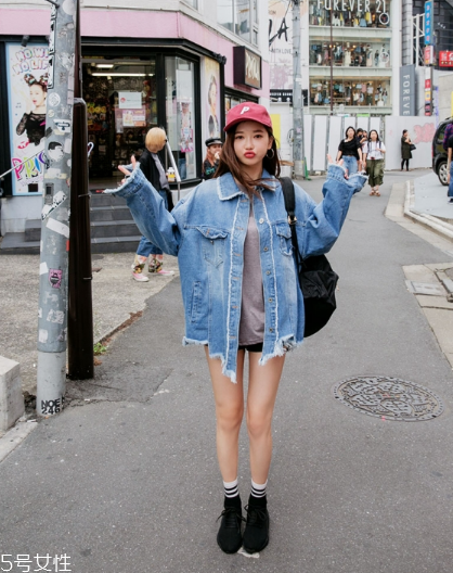 牛仔上衣配什么鞋子？輕松凹出街拍潮范