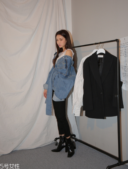 牛仔上衣配什么鞋子？輕松凹出街拍潮范