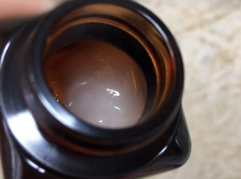 雅詩蘭黛小棕瓶眼霜適合多大年齡？所有年紀