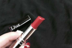 迪奧口紅740是什么顏色？超美深橘南瓜色