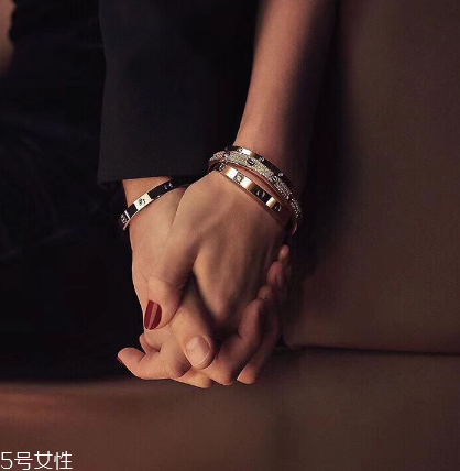 卡地亞手鐲會(huì)有劃痕嗎？一生摯愛(ài)的象征