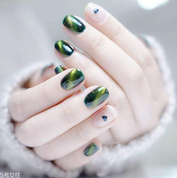 好看的紅色系美甲推薦 貓眼美甲 好看的紅色系美甲推薦 貓眼美甲