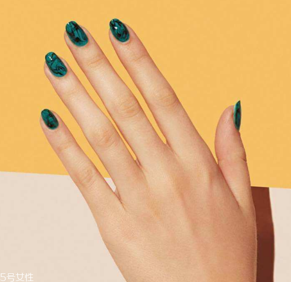 好看的紅色系美甲推薦 貓眼美甲 好看的紅色系美甲推薦 貓眼美甲