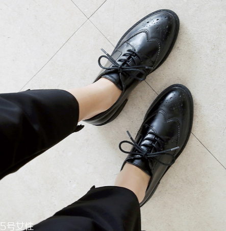 2022流行什么平底鞋？千萬(wàn)不能錯(cuò)過(guò)的流行爆款