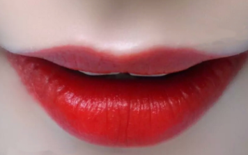 紀(jì)梵希小羊皮306是什么顏色？不挑皮的大紅色