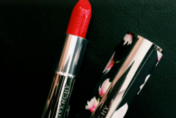 紀(jì)梵希小羊皮306是什么顏色？不挑皮的大紅色