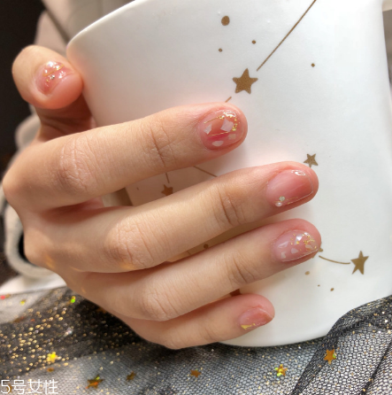 裸色系百搭小清新美甲 低調(diào)小仙女必備 裸色系百搭小清新美甲 低調(diào)小仙女必備