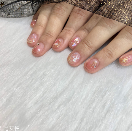 裸色系百搭小清新美甲 低調(diào)小仙女必備 裸色系百搭小清新美甲 低調(diào)小仙女必備