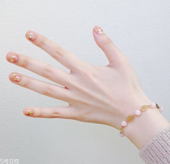 裸色系百搭小清新美甲 低調(diào)小仙女必備 裸色系百搭小清新美甲 低調(diào)小仙女必備