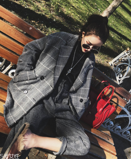 女生怎么穿衣服有氣質(zhì)？這三件單品必不可少