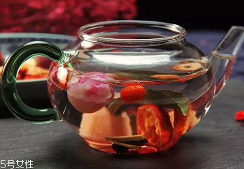 紅棗桂圓枸杞茶什么時(shí)候喝 紅棗桂圓枸杞茶什么時(shí)候喝