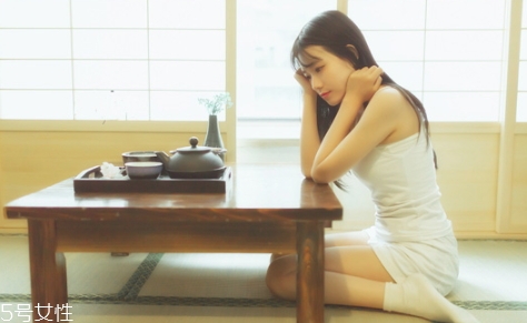 乳液可以涂在眼周圍嗎？