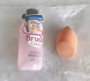 美妝蛋能用洗面奶洗嗎？洗面奶洗不掉彩妝