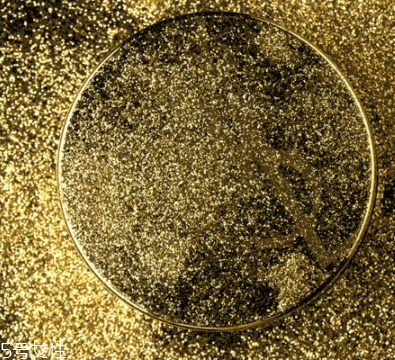 ysl星鉆MONOGRAM限量氣墊多少錢？ysl2018年星鉆氣墊