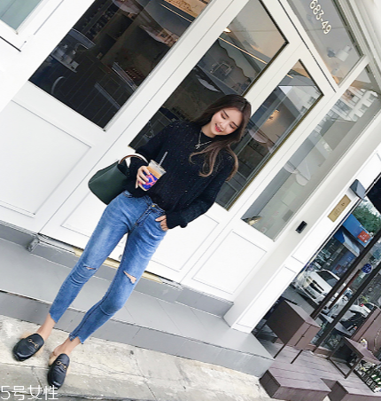 牛仔褲可以用洗衣機(jī)洗嗎？盡量少用洗衣機(jī)