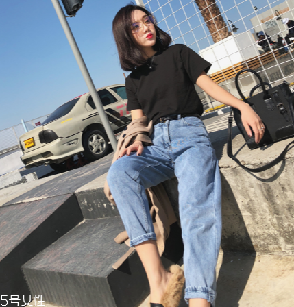 牛仔褲可以和黑色衣服一起洗嗎？