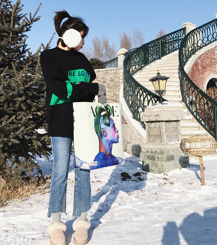 牛仔褲可以配皮鞋嗎？搭出時尚街拍范兒