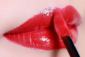 口紅雨衣有毒嗎？比口紅更安全