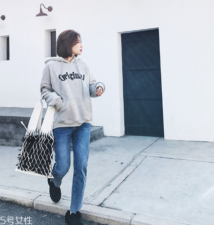 牛仔褲可以用洗衣液洗嗎？應選用中性洗滌產(chǎn)品